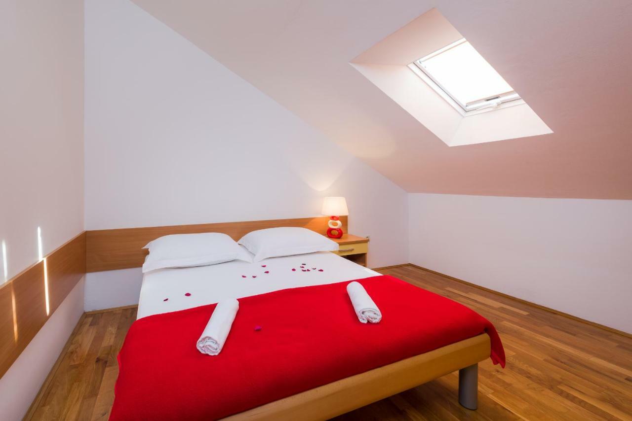 Apartments Villa Vallum Bol Ngoại thất bức ảnh