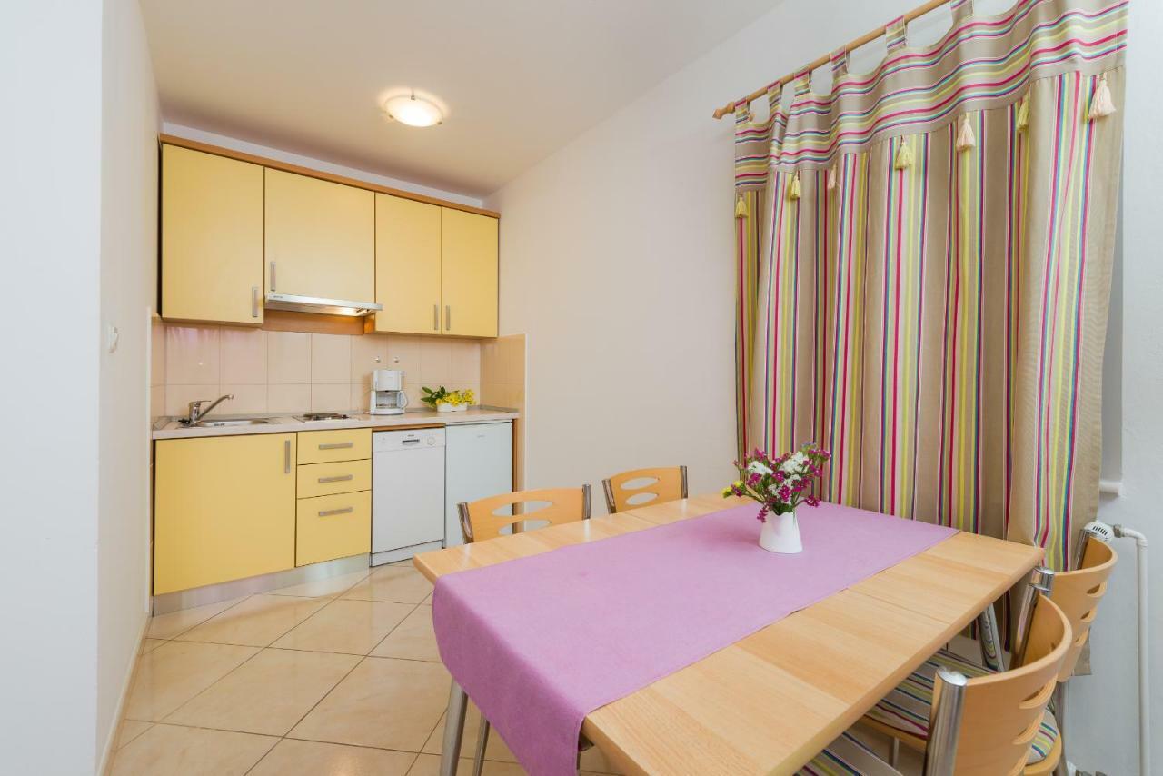 Apartments Villa Vallum Bol Ngoại thất bức ảnh