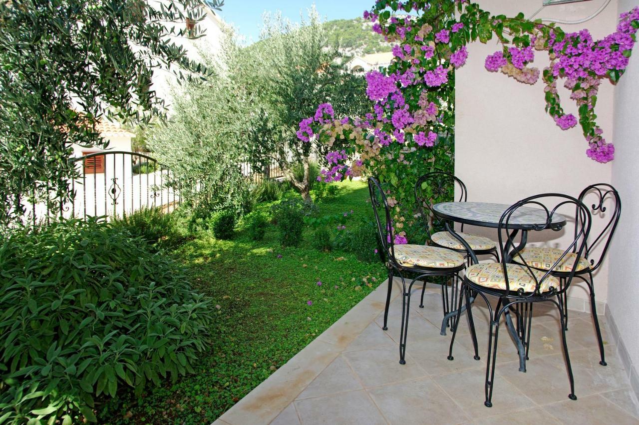 Apartments Villa Vallum Bol Ngoại thất bức ảnh